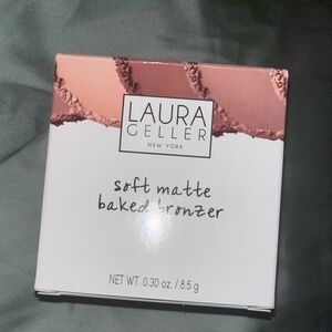 Laura Geller Soft Matte Baked Bronzer - Tan